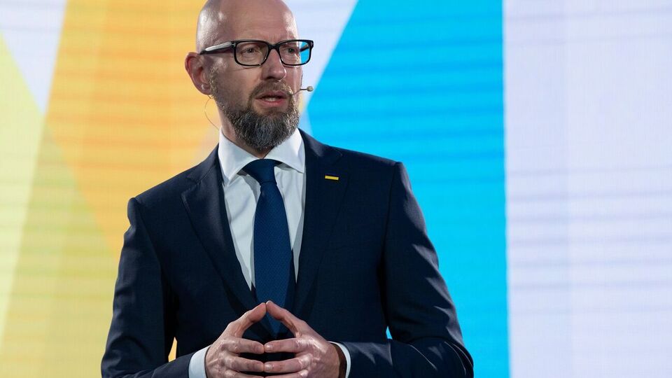 Яценюк: Допомога Україні – це означає військові витрати