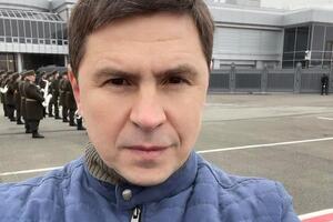 Подоляк підкреслив, що війна і так уже триває у центрі Європи