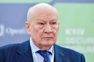 Победа наступит тогда, когда Украина сможет развиваться как государство "без угрозы с северо-восточного направления", считает Горбулин