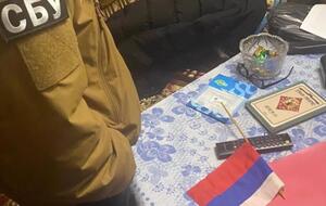 По данным следствия, подозреваемый распространял антиукраинские нарративы российских пропагандистов