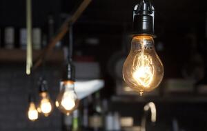 Часть домов в столице Украины нужно отключать от света точечно, отметил Коваленко