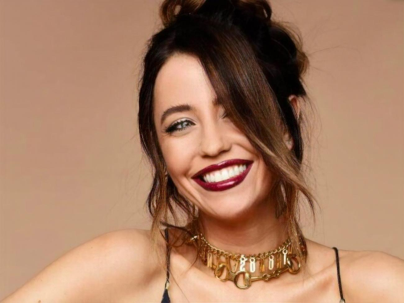 Дорофєєва як модель показала прикраси