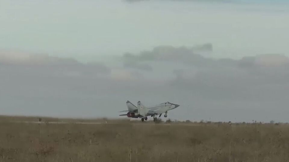 За інформацією моніторингової групи "Беларускі Гаюн", у Білорусі підняли Міг-31К