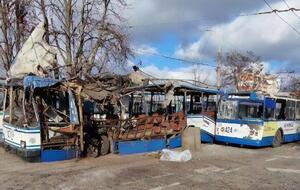 Только в Херсоне россияне за сутки обстреляли троллейбусное депо, судостроительный завод, газопровод, жилые дома