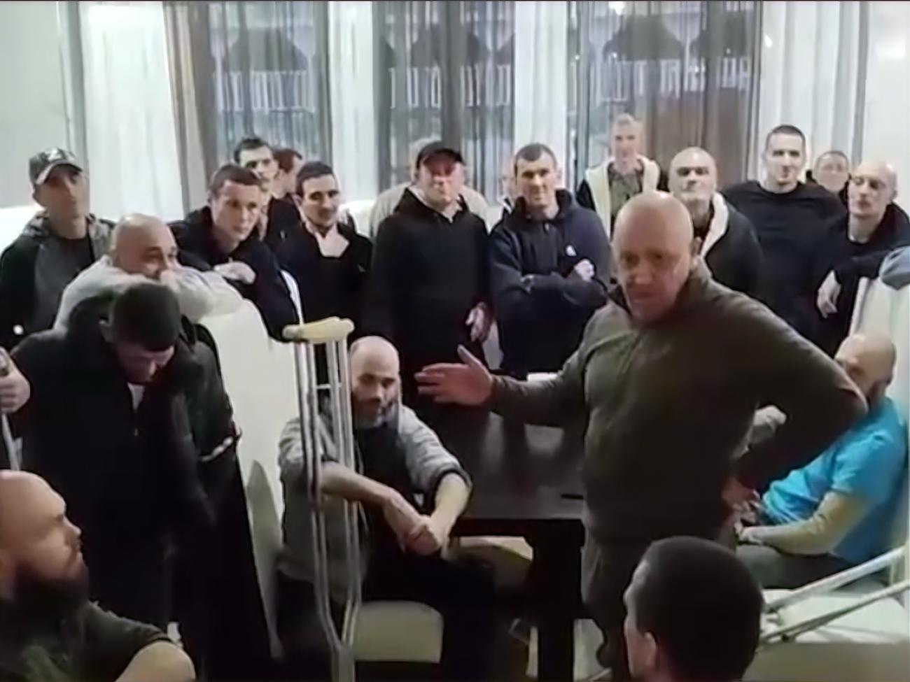 Пригожин агітує поранених і калік залишатися у ПВК "Вагнер" навіть без рук, ніг і зору