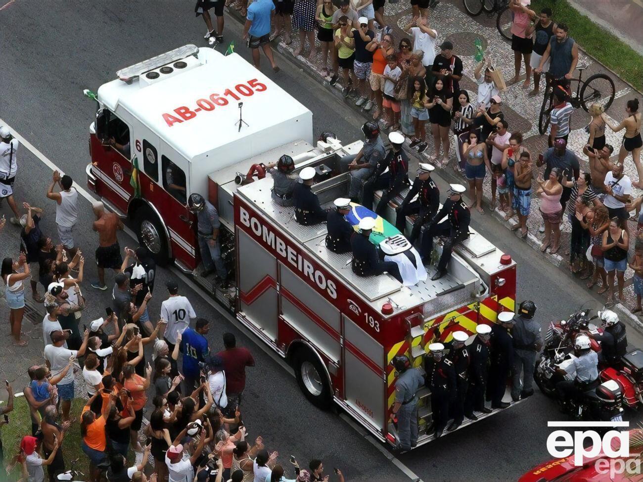 Пеле похоронили в его родном городе