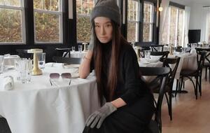 Вонг родилась в 1949 году в Нью-Йорке