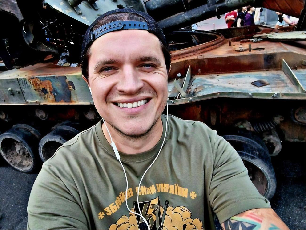 Анатолич:&nbsp;Молчание звезд такого масштаба, которых знают в каждом Мухосранске России,&nbsp;&ndash; это еще один плюсик в большую ложь под названием "Все не так однозначно"