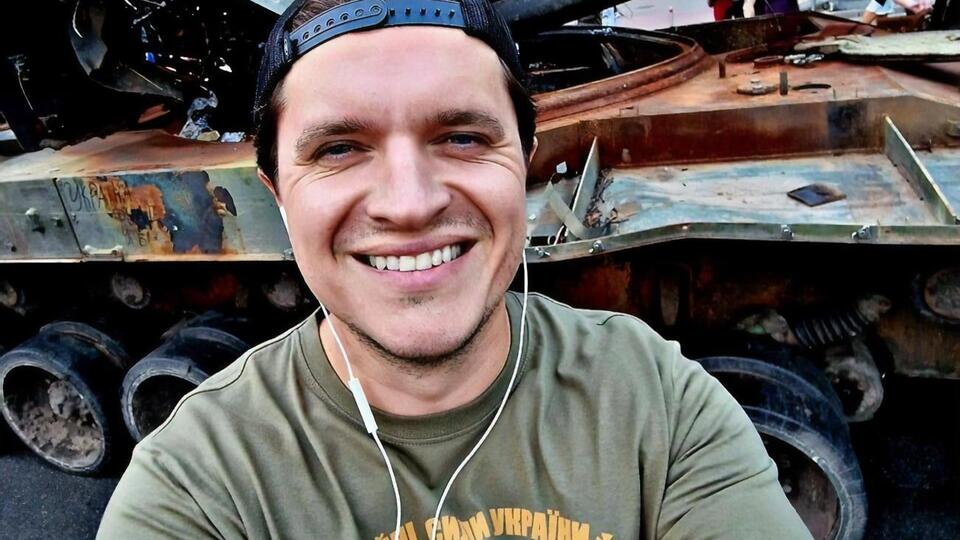 Анатолич: Молчание звезд такого масштаба, которых знают в каждом Мухосранске России, – это еще один плюсик в большую ложь под названием "Все не так однозначно"