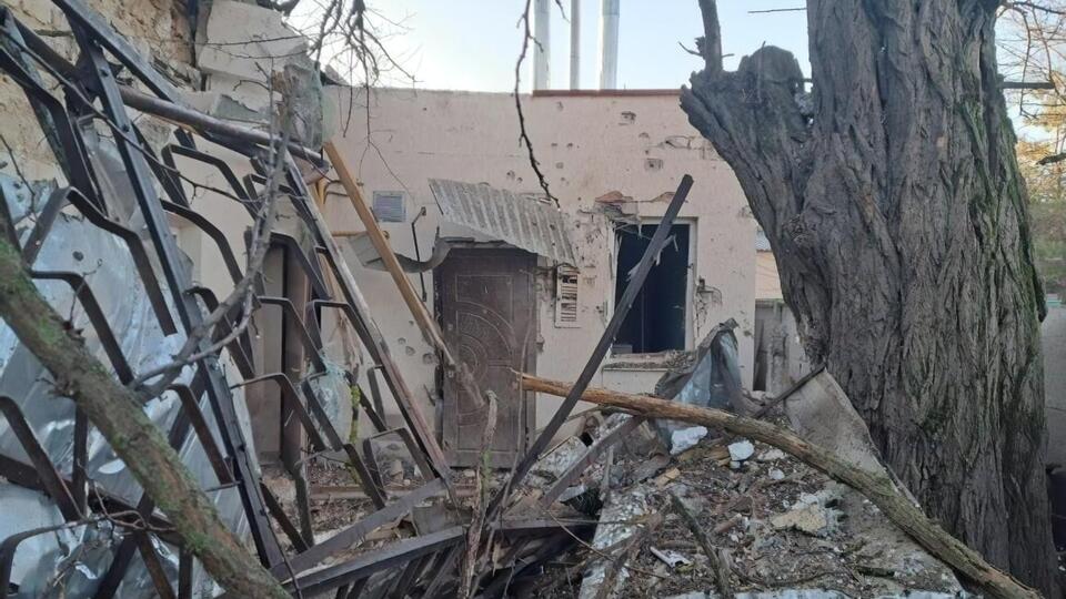 Враг регулярно наносит удары по Херсону