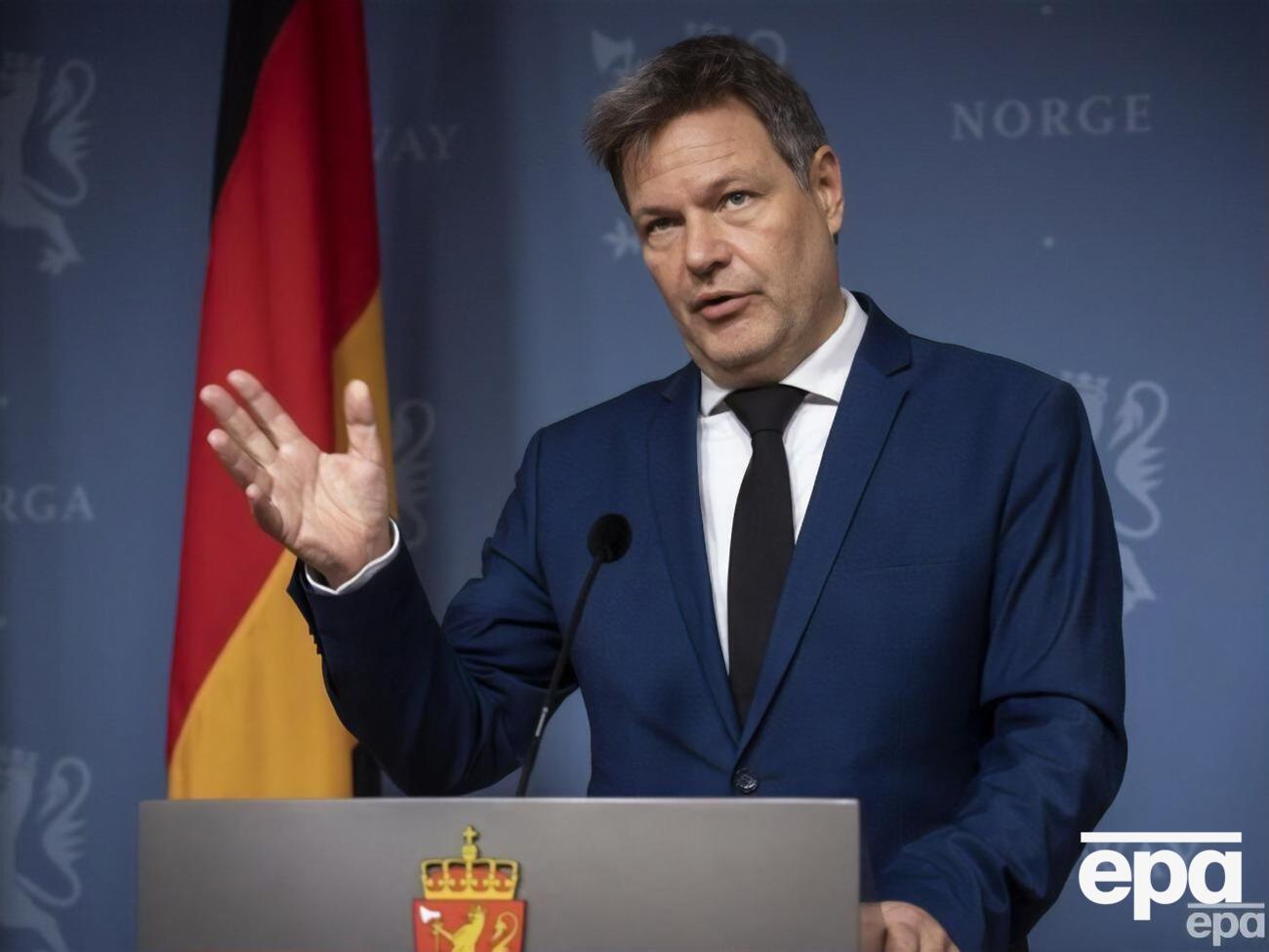 Хабек сказал, что помощь Германии будет адаптирована к потребностям Украины на поле боя