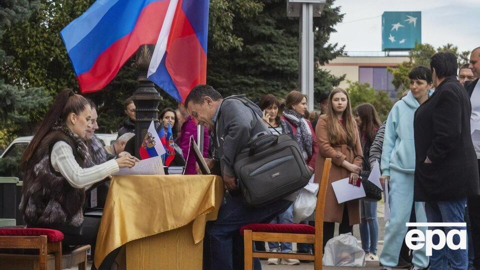Часть фигурантов находится на оккупированной территории, но СБУ "знает о местах их пребывания и маршрутах перемещения", заявили в спецслужбе