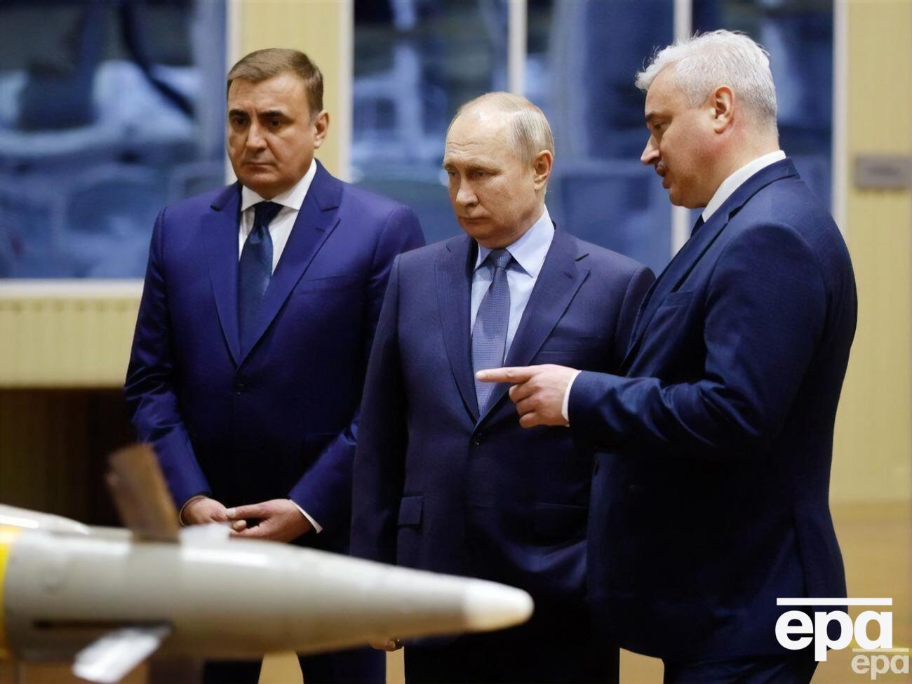ВПК России практически развален, и Путин знает, что армии оккупантов не хватает оружия для ведения захватнической войны в Украине, убежден Пугачев