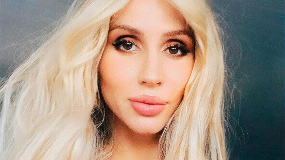 Loboda: Що тобі, мамо, знову не спиться вночі, про що твої думи шепочуть...