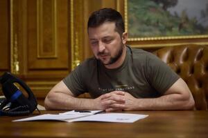 Зеленский поговорил с Кисидой