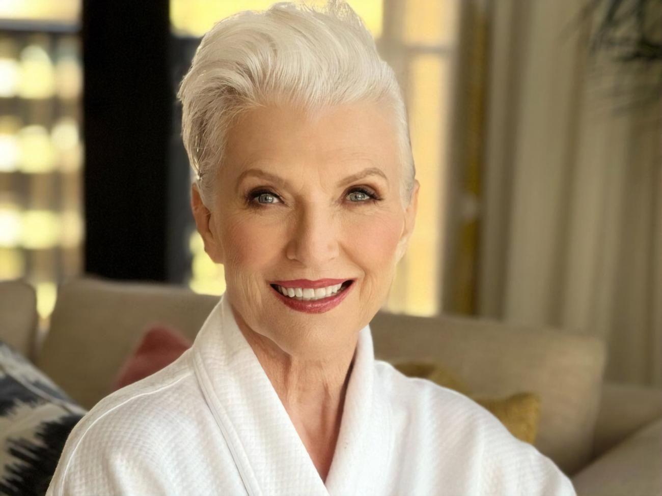 Мей Маск народилася 1948 року в Канаді