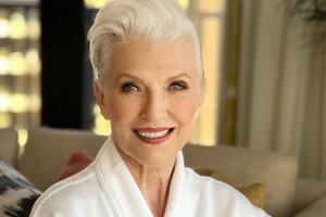 Мей Маск народилася 1948 року в Канаді