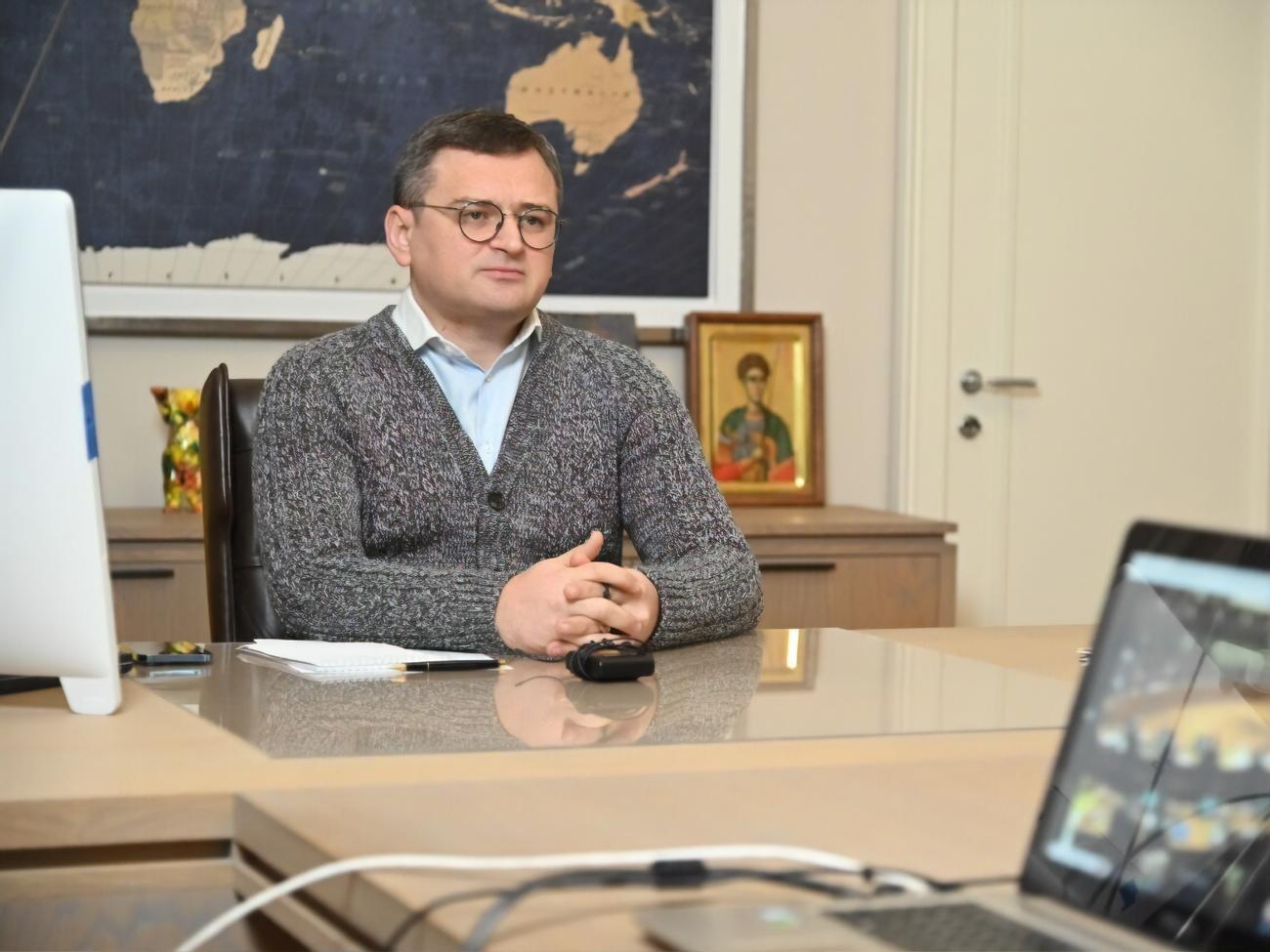 Кулеба: Ми чули, що Росія й Іран, імовірно, ведуть переговори щодо угоди про постачання деяких видів ракет з Ірану до Росії. Ми дуже уважно стежимо за цим процесом