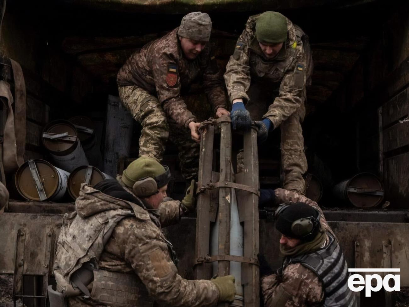 Подоляк отметил, что украинские военные уже эффективно уничтожают инфраструктуру врага, прежде всего в тылу
