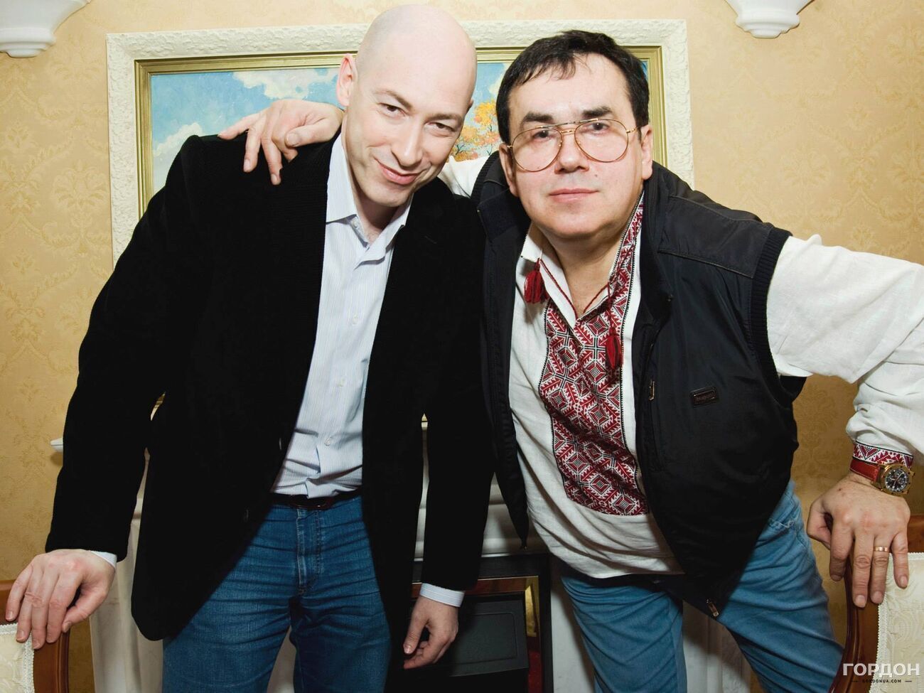 Гордон &ndash; Садальському: Ви прийшли на наше інтерв'ю у 2013 році в готель "Україна" в Києві у вишиванці, з українськими сувенірами, які купили на Андріївському узвозі. Ви говорили: "Яка Україна чудова країна!"