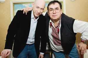 Гордон – Садальському: Ви прийшли на наше інтерв'ю у 2013 році в готель "Україна" в Києві у вишиванці, з українськими сувенірами, які купили на Андріївському узвозі. Ви говорили: "Яка Україна чудова країна!"