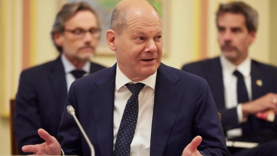 Шольц підтвердив непохитну солідарність ФРН з Україною перед лицем розв'язаної РФ агресією, зазначають на сайті уряду Німеччини