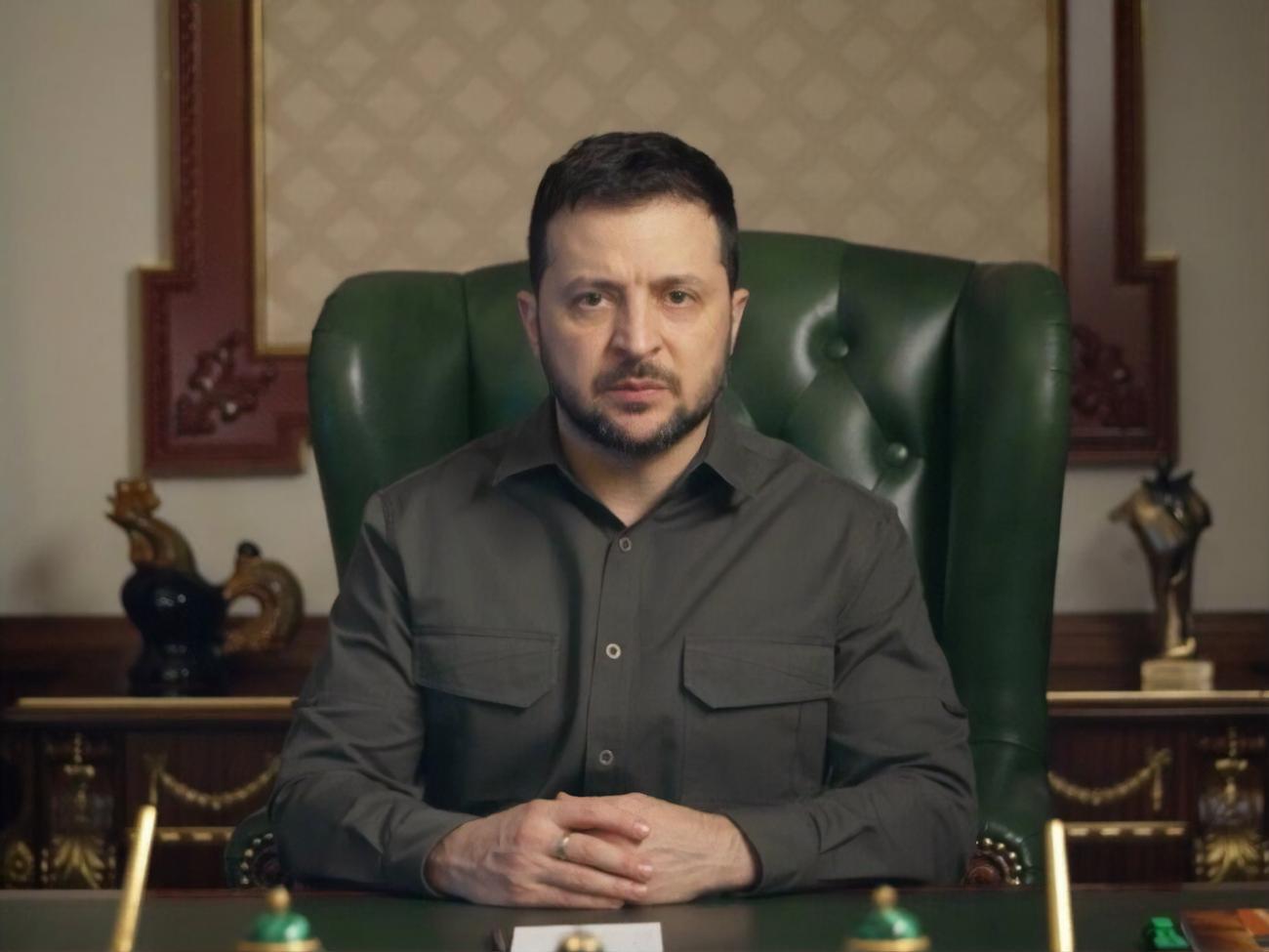 Зеленський: У наших воїнів буде ще більше зброї, техніки, снарядів, оборонних систем