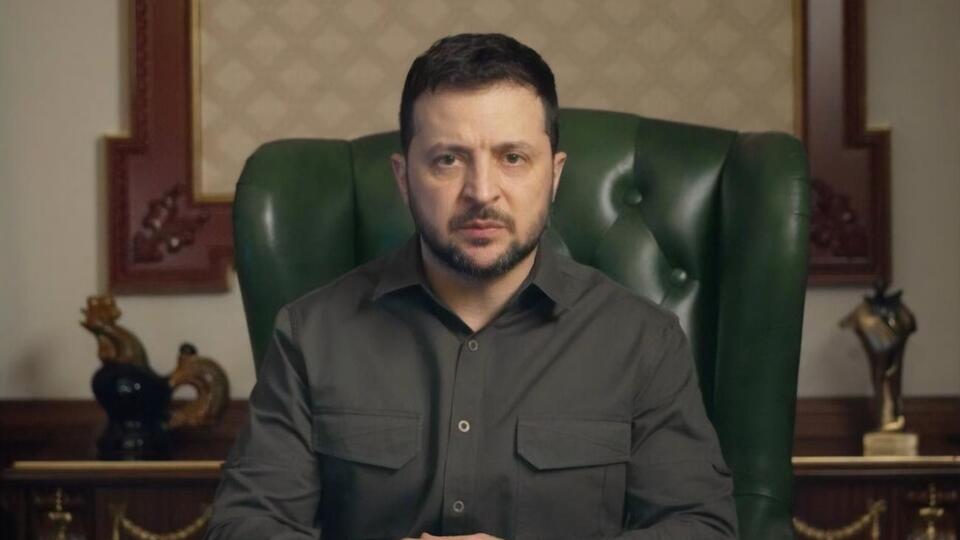 Зеленський: У наших воїнів буде ще більше зброї, техніки, снарядів, оборонних систем