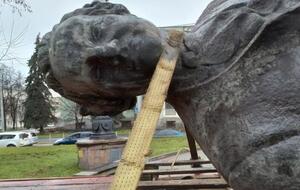 Пам'ятник перенесуть на територію комунального підприємства "Зооконтроль", заявляли у міськраді Дніпра