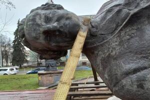 Памятник перенесут на территорию коммунального предприятия "Зооконтроль", заявляли в горсовете Днепра