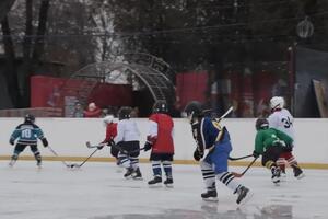 В тех общинах Закарпатской области, где обустроят площадки, создадут ДЮСШ с отделениями для хоккея, отметил глава ОВА