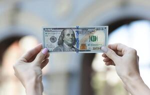 По состоянию на 1 января международные резервы Украины составили почти $28,5 млрд