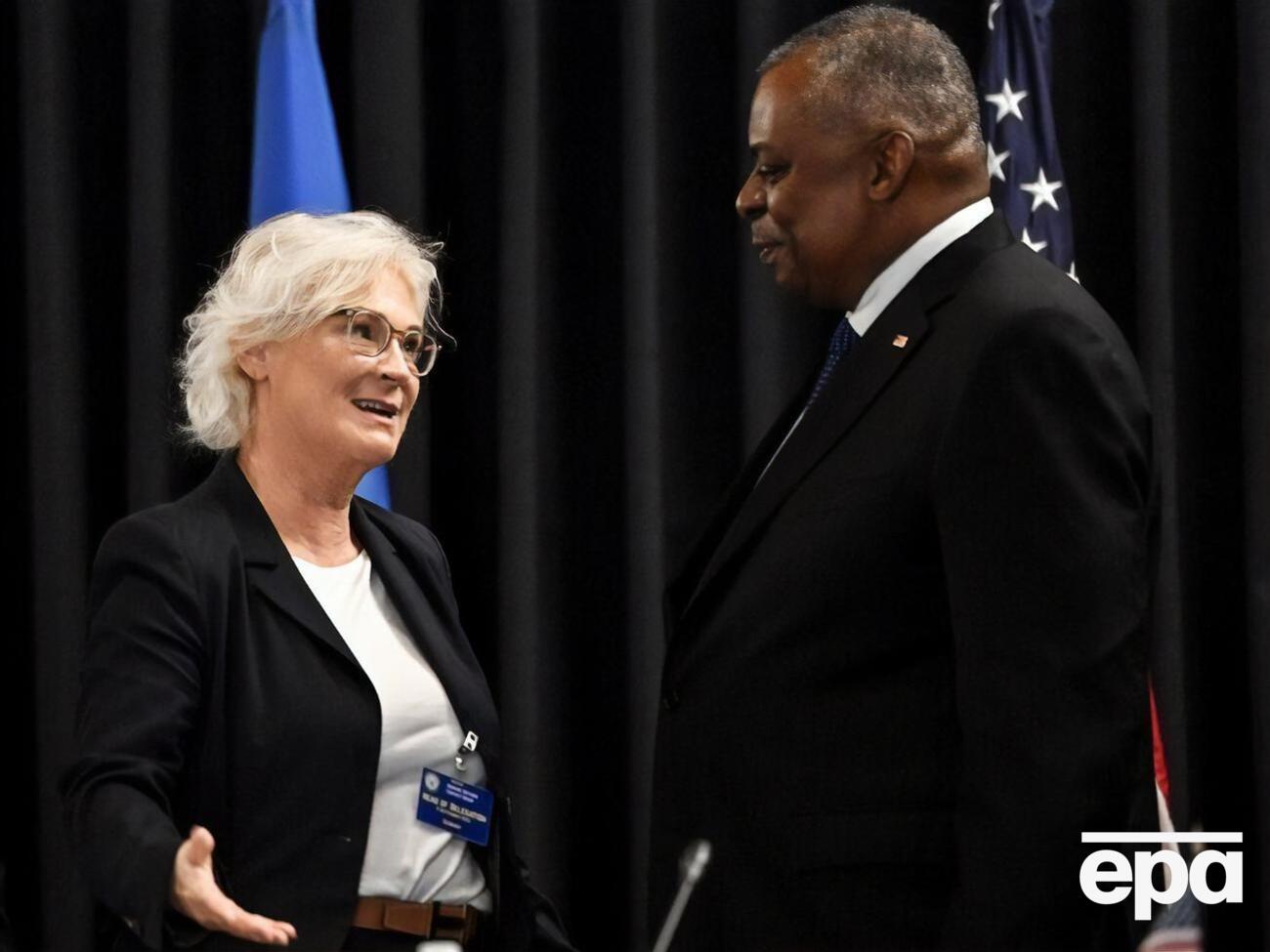 Ламбрехт провела розмову з Остіном