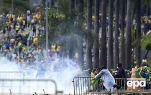 Полиция применяла слезоточивый газ