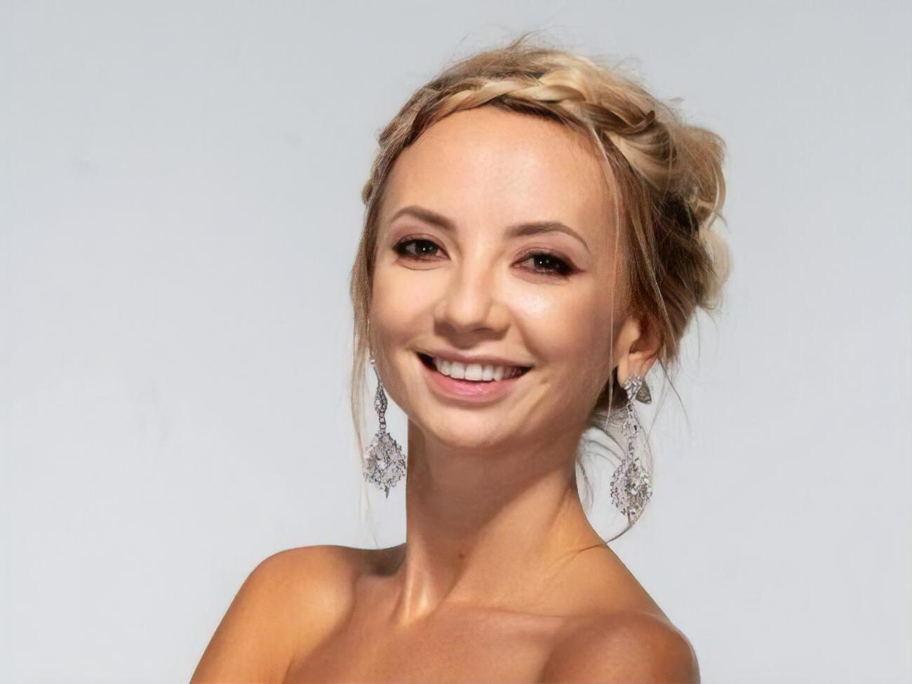 "Красиво жить не запретишь". Сопонару показала, как пила коктейль со старшей сестрой