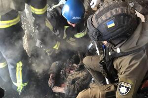 Із-під завалів витягли сімох поранених