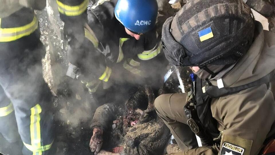 Із-під завалів витягли сімох поранених