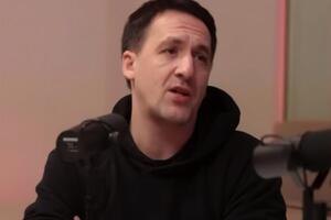 Смольянинов отметил, что если бы столкнулся на войне с российскими оккупантами, среди которых были бы его коллеги из РФ, он бы в них стрелял "без всякого сомнения"