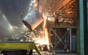 После начала полномасштабного вторжения России на территорию Украины металлургические компании значительно сократили экспорт своей продукции из-за блокады морских портов