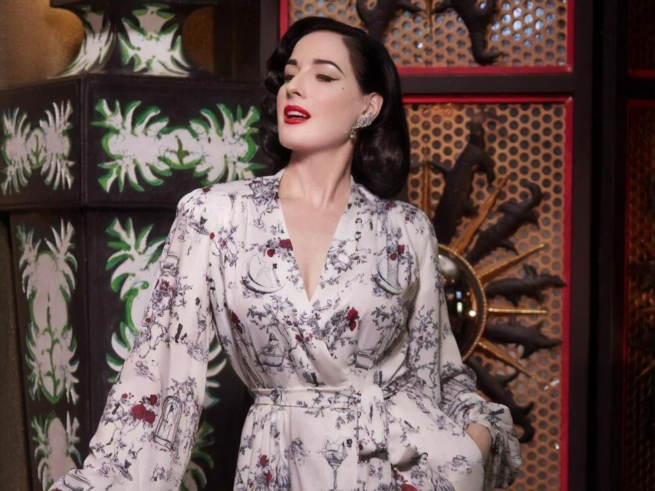 Коронным номером Диты фон Тиз&nbsp;является "Бокал&nbsp;мартини"