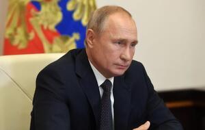 Путину не удается удерживать под контролем ситуацию в своем окружении, считает Шустер