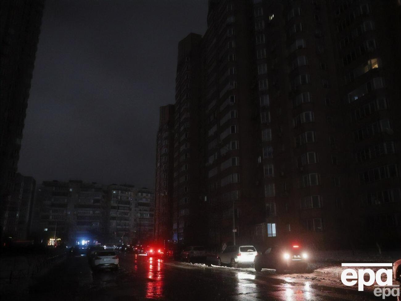 В Киеве снова отключают электричество