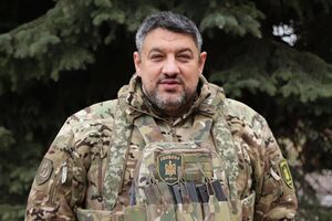 Кузик: Ми в Сєвєродонецьку рухаємося вперед… Мене викликає один із генералів: на карті мій підрозділ, а від нього намальовані прямі стрілочки на лінії ворогів. Класне планування... Я кажу: "Це що, 1942 рік? У нас лобові атаки збереглися?"