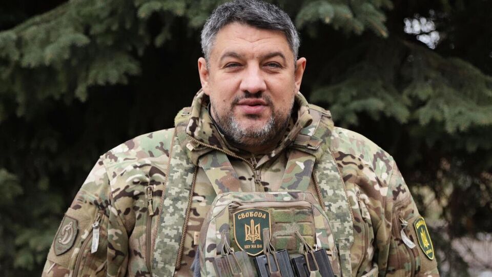 Кузык: Мы в Северодонецке двигаемся вперед… Меня вызывает один генерал: на карте мое подразделение, а от него нарисованы прямые стрелочки на линии врагов. Классное планирование... Говорю: "Это что, 1942 год? У нас лобовые атаки сохранились?"