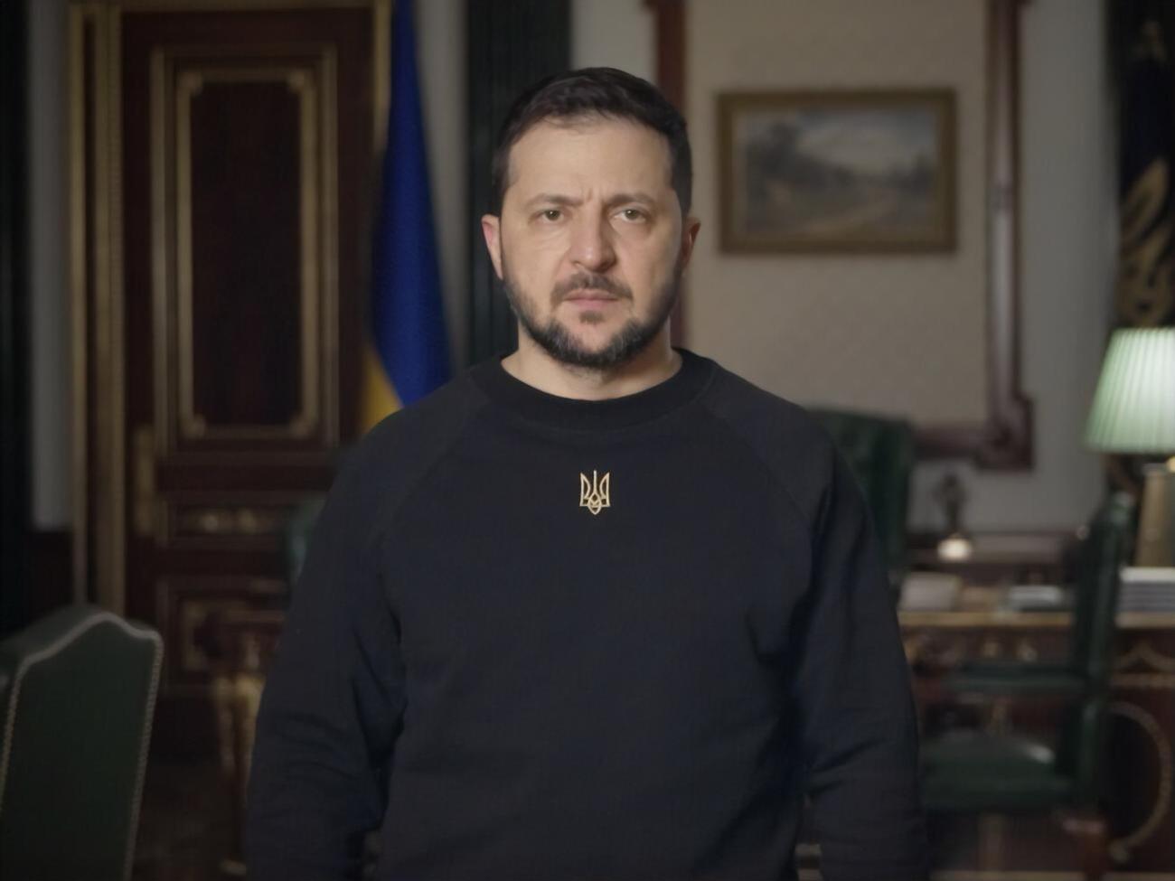 Зеленский: Вся земля под Соледаром в трупах оккупантов и в шрамах от ударов. Так и выглядит безумие