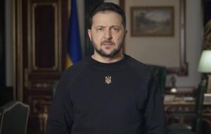 Зеленский: Вся земля под Соледаром в трупах оккупантов и в шрамах от ударов. Так и выглядит безумие