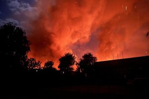 В результате вражеской атаки возникли пожары в складских помещениях