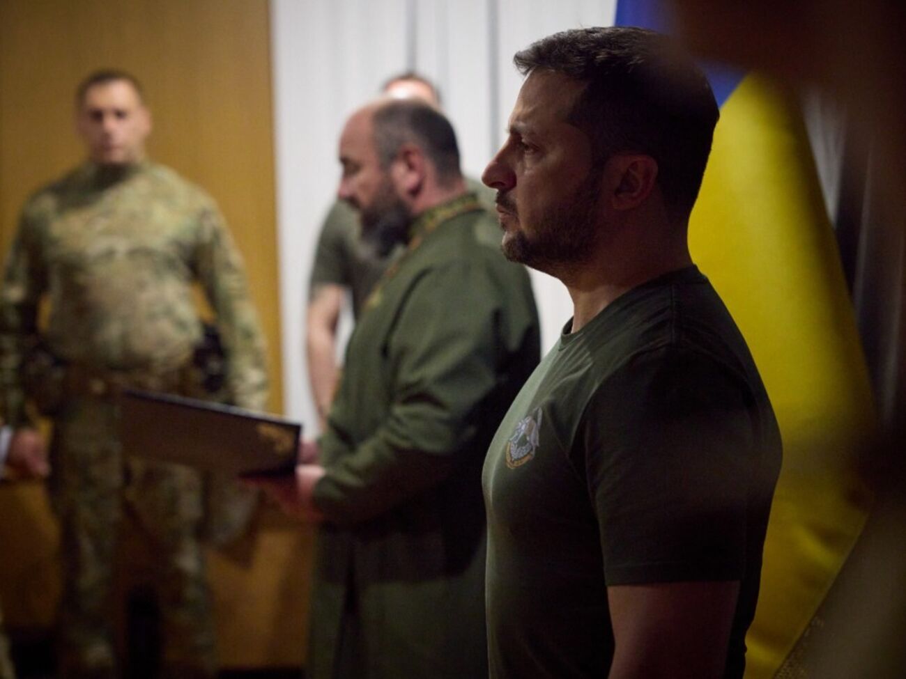 Зеленский: Слава всем, кто сражается и защищает Родину!