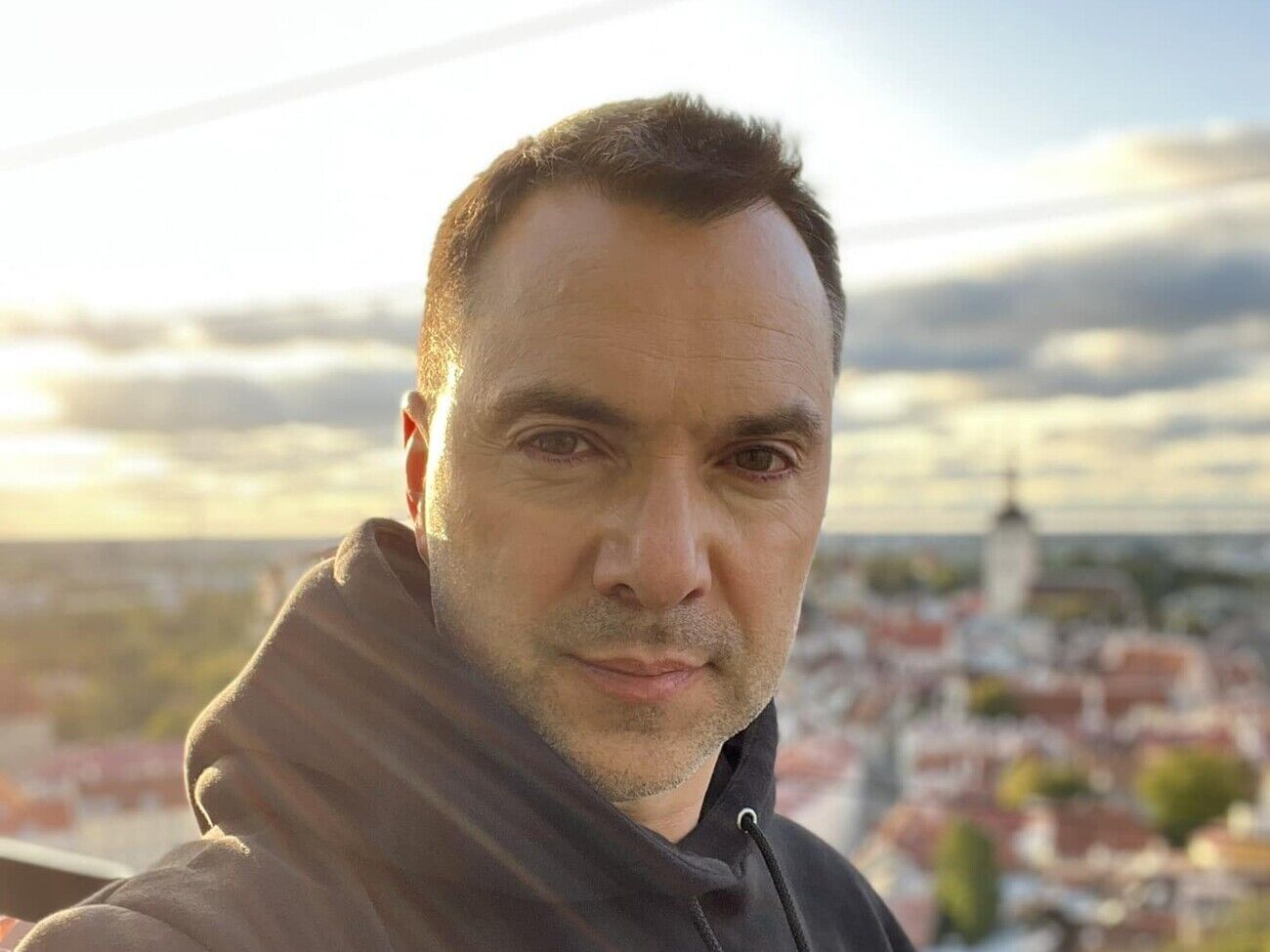 Арестович: Тепер ви можете подивитися самі і зробити власні висновки про моє реальне ставлення до жінок