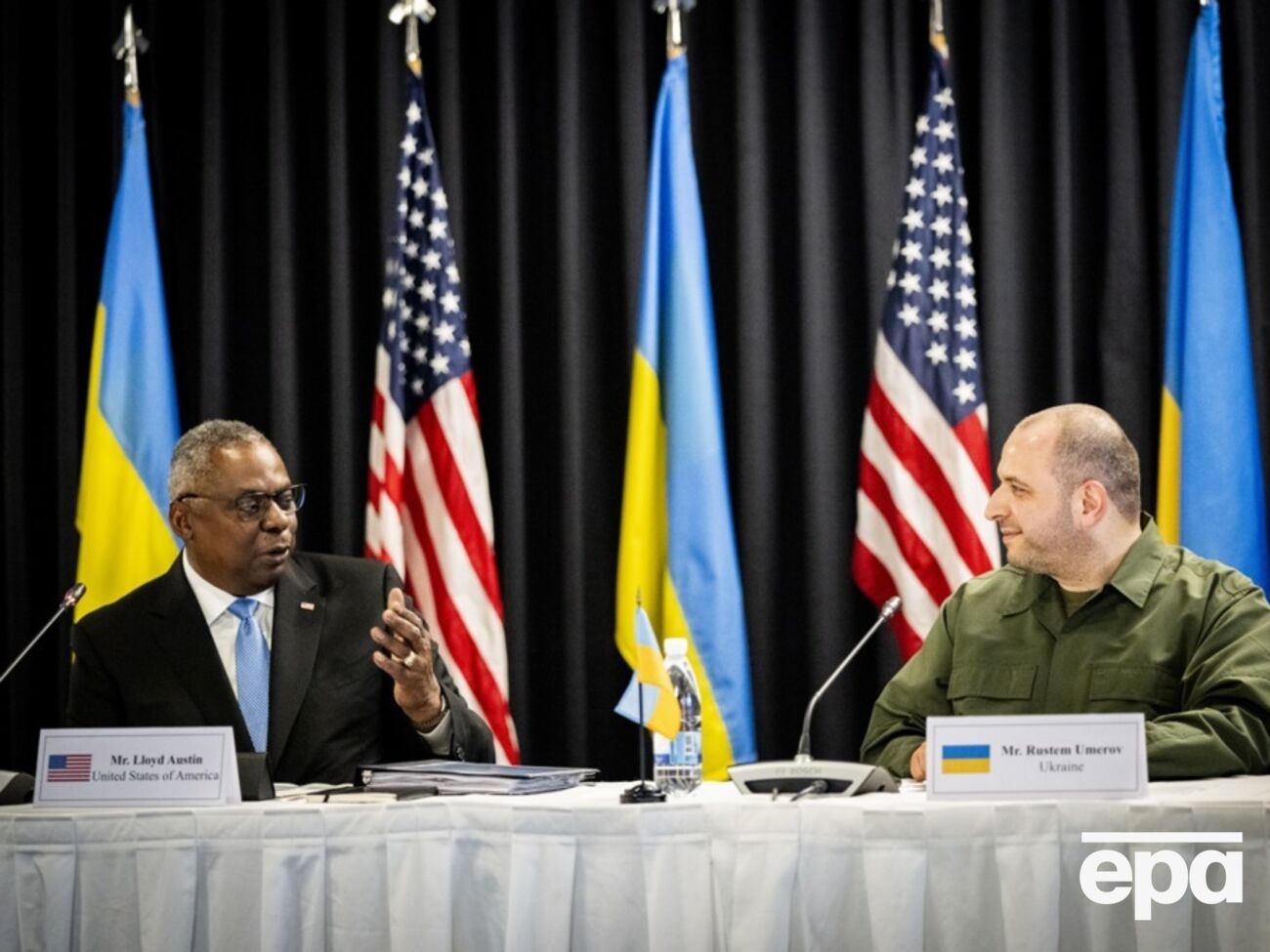 Остін та Умєров обговорили військову допомогу Україні